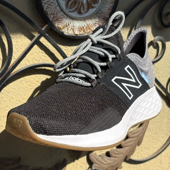 New Balance Fresh Foam Roav Women's Size 8.5 Shoes - Picture 3 of 16